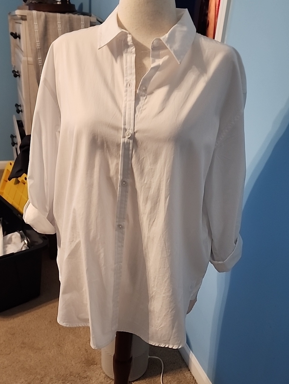 Gloria Vanderbilt White Button-Down Shirt